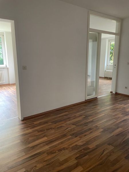 Schöne 4 Zimmerwohnung im Erdgeschoss